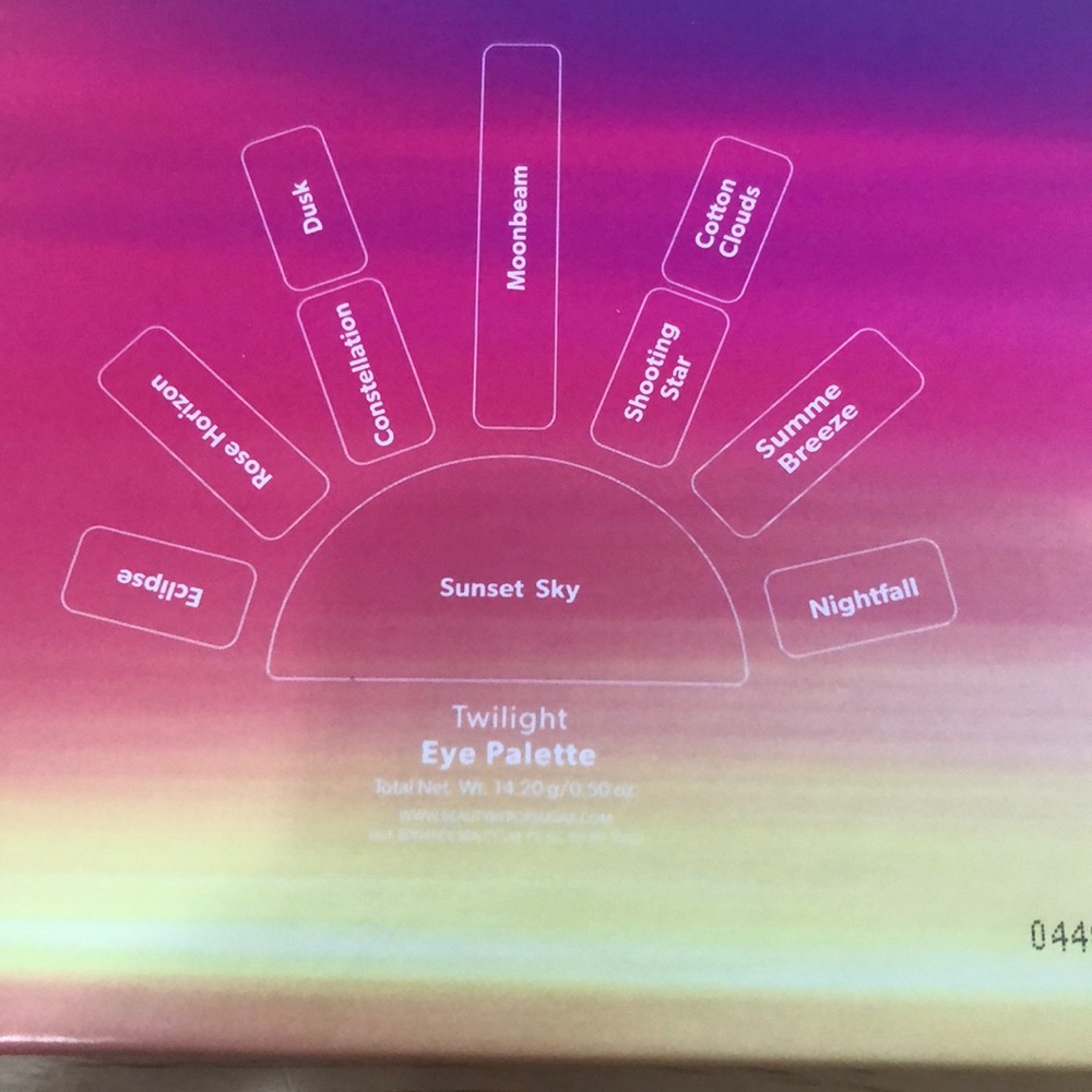 NIB Beauty by Popsugar Pallet - Picture 3 of 4